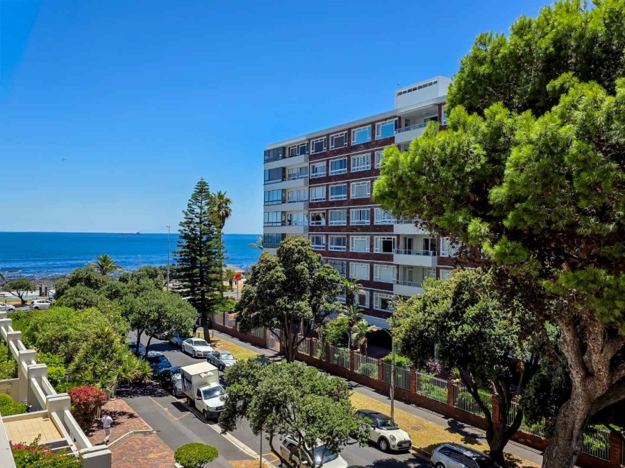 2 Bedroom Property for Sale in Sea Point Western Cape